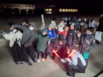 宇宙に関する講演会と天体観察に参加した児童と保護者