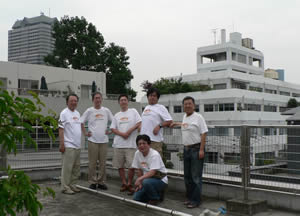 8N1HQ東京港区局の屋上で